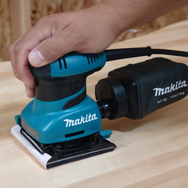 Makita BO4556 Máy chà nhám rung