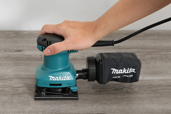 Makita BO4557 Máy chà nhám rung