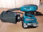 Makita BO4558 Máy chà nhám rung