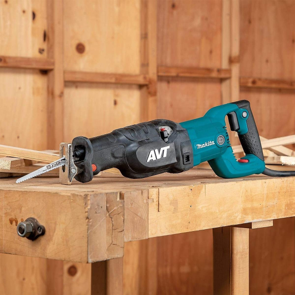 Makita JR3070CT Máy cưa kiếm