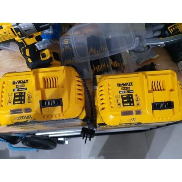 Dewalt DCB118-GB Bộ sạc pin 10.8-18V Dewalt