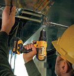 Dewalt DCD700C2A Máy khoan VẶN VÍT pin 10.8 V- 1.3Ah (+ bộ phụ kiện 109 chi tiết)