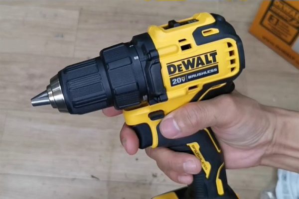 Dewalt DCD708D1 Máy khoan cầm tay Dewalt  20Vmax/BL