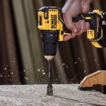 Dewalt DCD778D2-B1 Máy khoan vặn vít dùng pin  ( 2 pin 18v 2Ah+ Sạc)