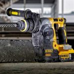 Dewalt DCH273P2 Máy khoan bê tông dùng pin ( 2 pin 5Ah + Sạc )