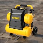 Dewalt DXCM3321782 Máy nén khí không dầu 17L