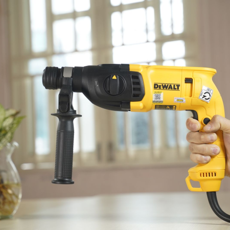 Dewalt D25033K Máy Khoan Bê Tông