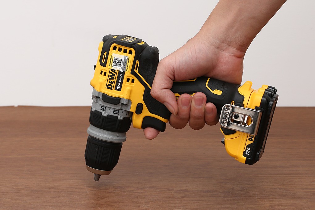 Dewalt D25032K Máy Khoan Bê Tông