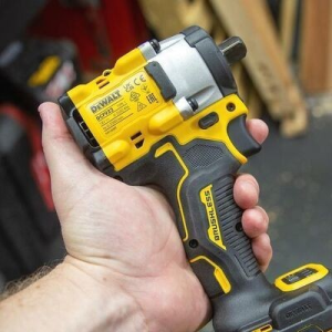 Dewalt DCF922D2 Máy Siết Bulong Cầm Tay  (Kèm 02 Pin 2.0+ Sạc)