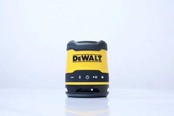 Dewalt DCR009 Loa Sạc Mini Bluetooth