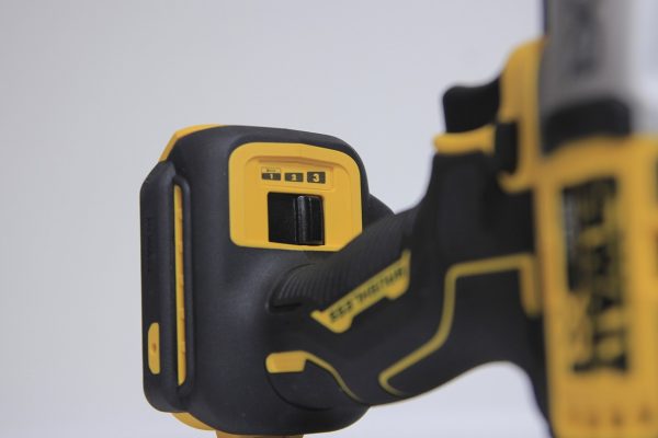 DCF845M2  Máy bắt vít Dewalt (KÈM 02 PIN 4.0 + SẠC)